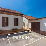 Holiday Home In Grizane 45277