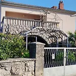 Apartment Lovor
