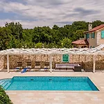 Casa Verde With Pool
