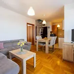 Apartment In Jadranovo 45042