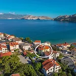 Studio Apartments Cavrak With Terrace