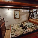 Studio Apartment Bertolina, 50M From Sea
