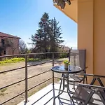 Alloro Apartments