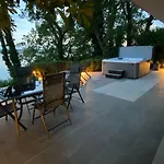 Vila Nada