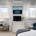 Modern Apartment In The Heart Of Njivice