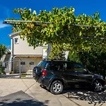 Apartments Dinka Vantacici