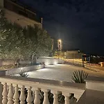 Apartments Lescanec