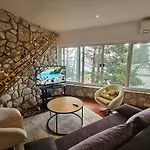 Novi Escape