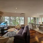 Novi Escape