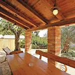 2 Bedroom Awesome Home In Supetarska Draga