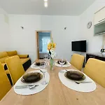 Apartments With A Parking Space Palit, Rab - 4971