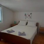 Apartments Mira