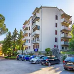 Stunning Apartment In Lovran With Kitchen