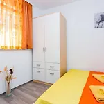 Apartman U Kuci S Bazenom - Hacienda
