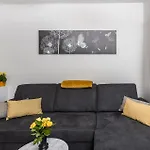 Cozy Apartment In Dramalj With Wifi