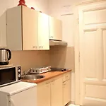 Cosy Apartment 3 Min Walk From The Beach