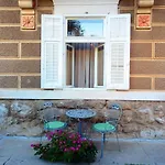 Cosy Apartment 3 Min Walk From The Beach