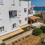 Apartment Mirna