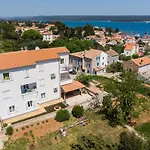 Apartment Mirna
