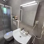 Apartments & Rooms Nensi
