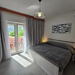 Apartments & Rooms Nensi