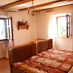 Romantisches Ferienhaus Mit Grossem Garten 1200 Qm, Nah Zu Einem Schoenen Strand