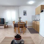 Ferienwohnung In Crikvenica Mit Schoener Terrasse
