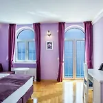 Hotel Domino
