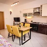 Apartments Biserka G