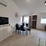 Lilu Apartment