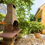 Apartments Snjezana By El-Pi Tours