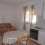 Apartments Lucica 3120