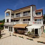 Apartments Lina