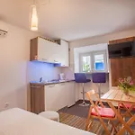 Honey Apartments