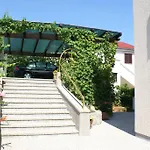 Apartments Jadranka T