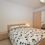 Apartment With Garden - Ana 1