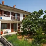 Apartment In Novi Vinodolski 15274