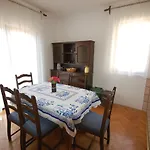 Apartment Alex By El-Pi Tours