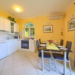 Pleasant Apartment In Vantacici Amid The Sea