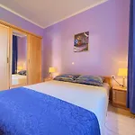 Pleasant Apartment In Vantacici Amid The Sea