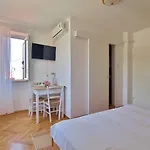 Rooms And Studio Old Town