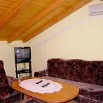 Apartment Ivan By El-Pi Tours
