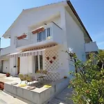 Apartment Vrbnik 8