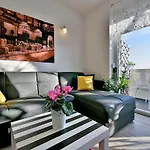 Apartment Ema 1811