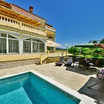Apartment Olga-1 By Interhome