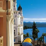 Exclusive Apartment In Villa Calista