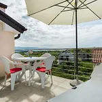 Apartment Lastro Nives