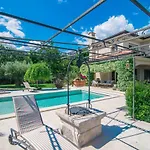 Studio Apartment In Villa Arta