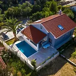 Villa Artaturi