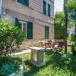 Apartment Runko In Villa Emilia
